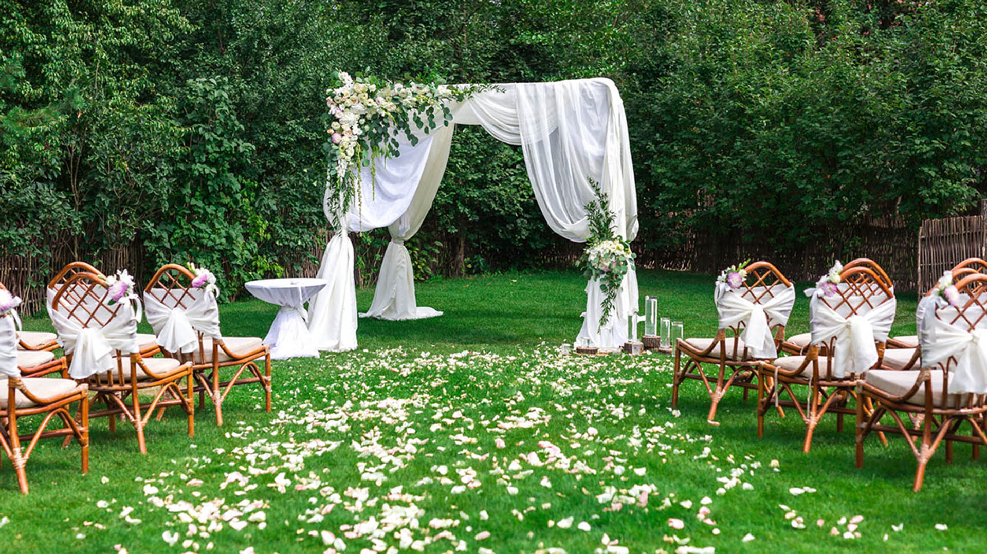 decorating pergolas with fabric