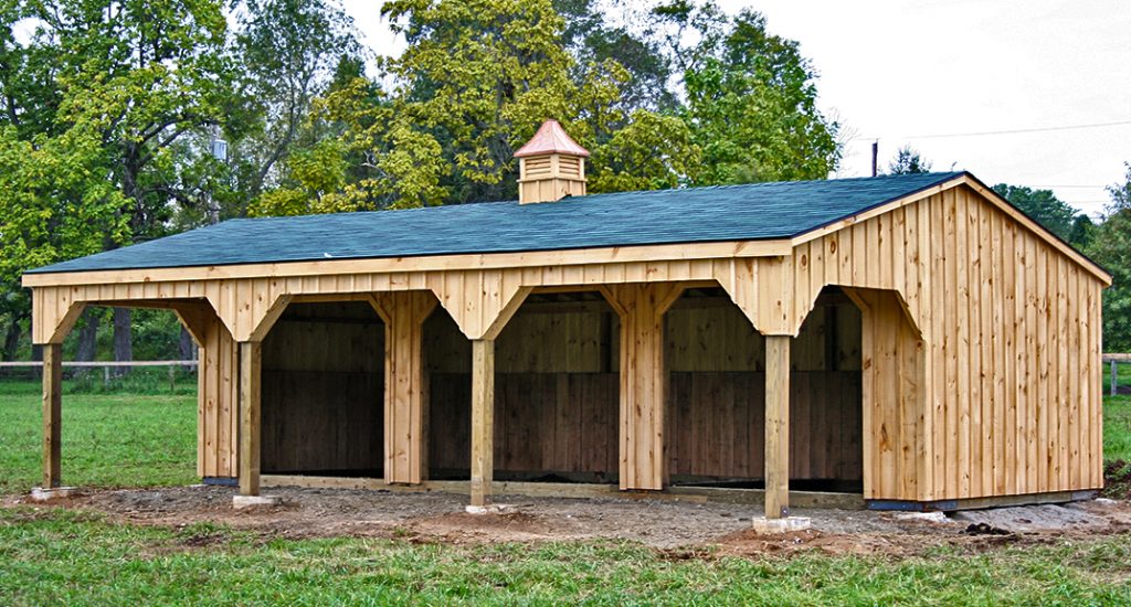 horse-barns-run-in-shed-10x32-with-overhang-and-cupola_0