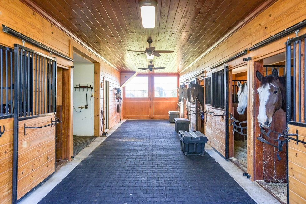 Prefab Loft Barns | Horse Barns with Living & Storage Space | Horizon ...