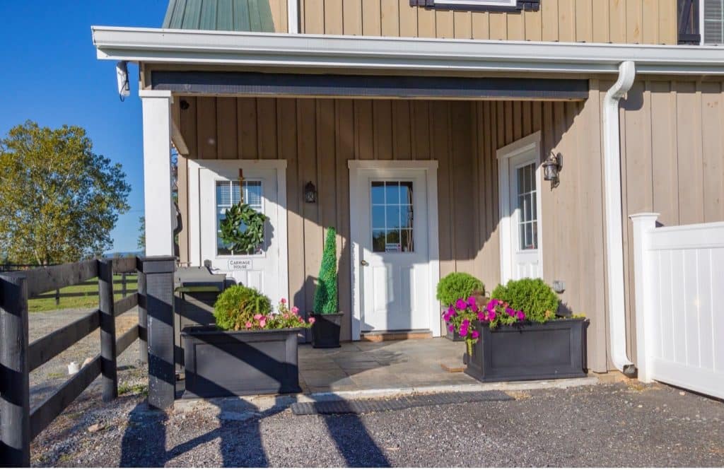 porch on barn