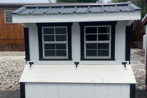 4x6 Quaker Coop - Black Metal Roof