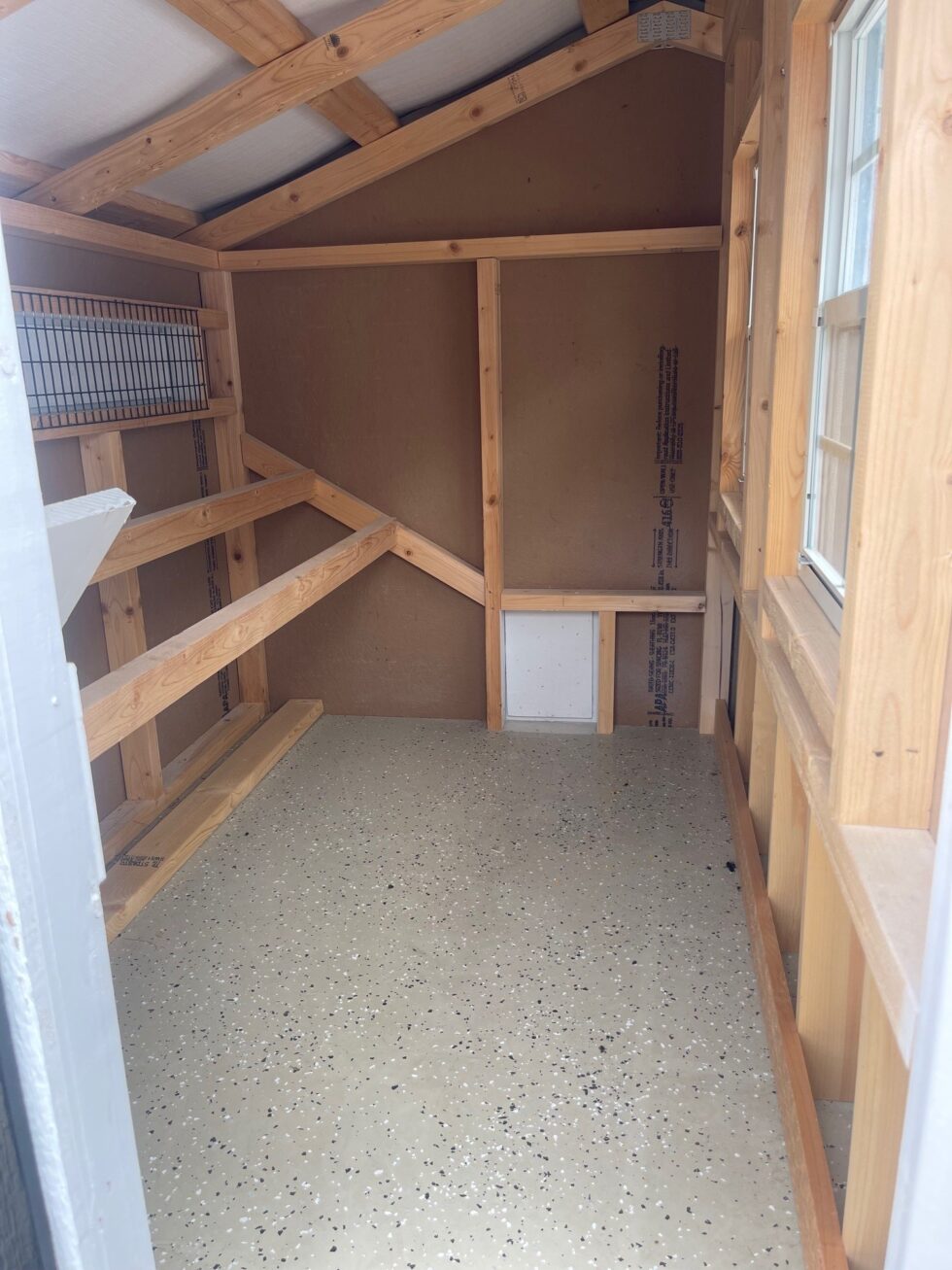 4x6 Quaker Coop - Black Metal Roof - Image 3