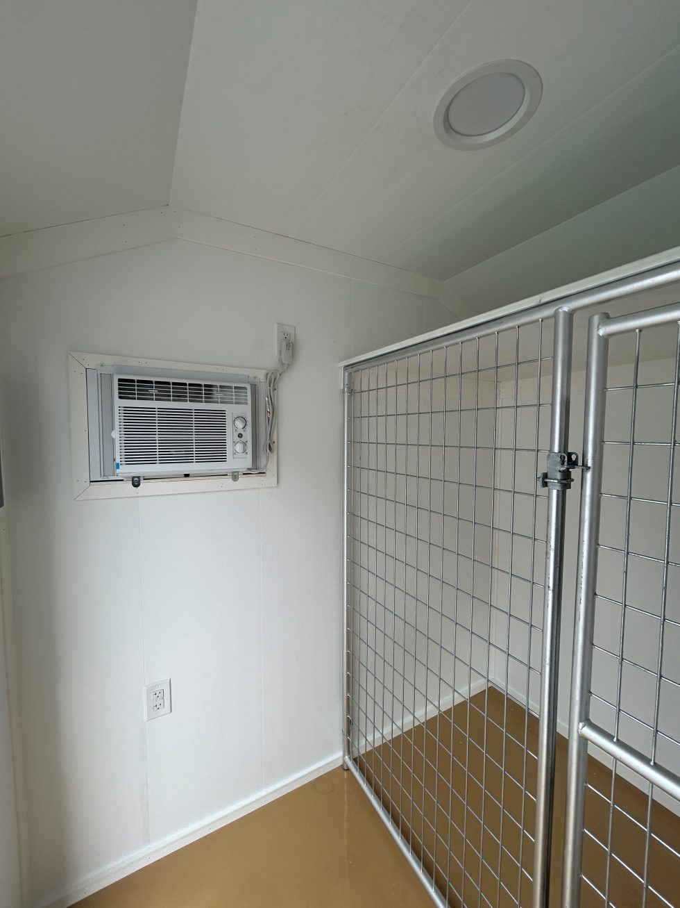 8x14 One Box Kennel- Located in Chuckey,TN! - Image 3