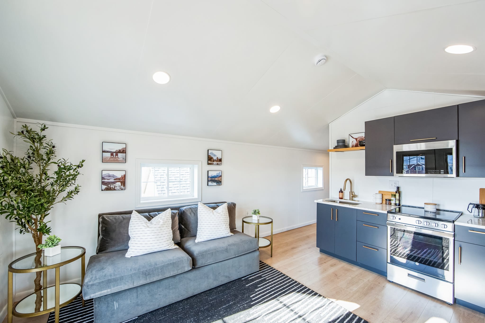 5075_Lower_Valley_Rd_Atglen_PA_19310_USA-Living_room-171488_Stills_003