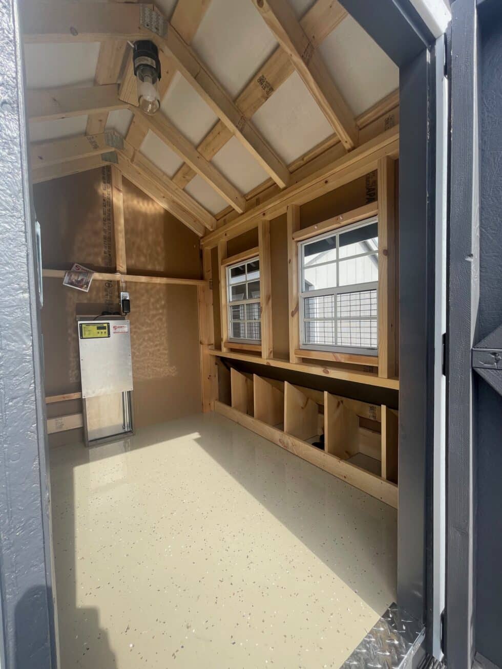 7x16 Quaker Combo - Black Metal Roof - Image 6