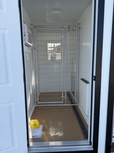 K9 Conference - Upgraded- 8x10 One Box Kennel - Charcoal Metal Roof - Located in Myrtle Beach, SC! - Image 4