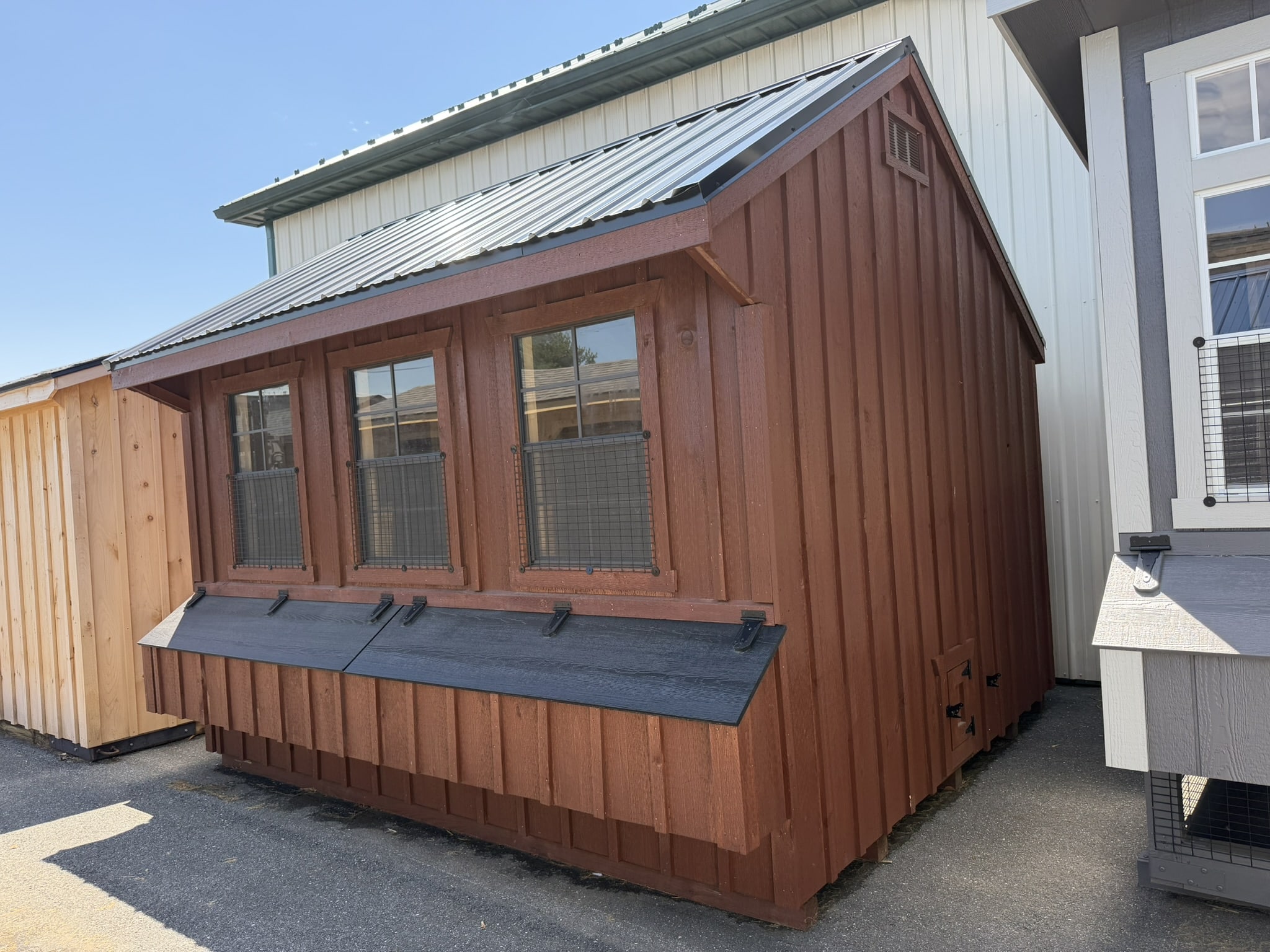 10x12 Quaker - Black Metal Roof - Located in Atglen, PA ! - Image 2