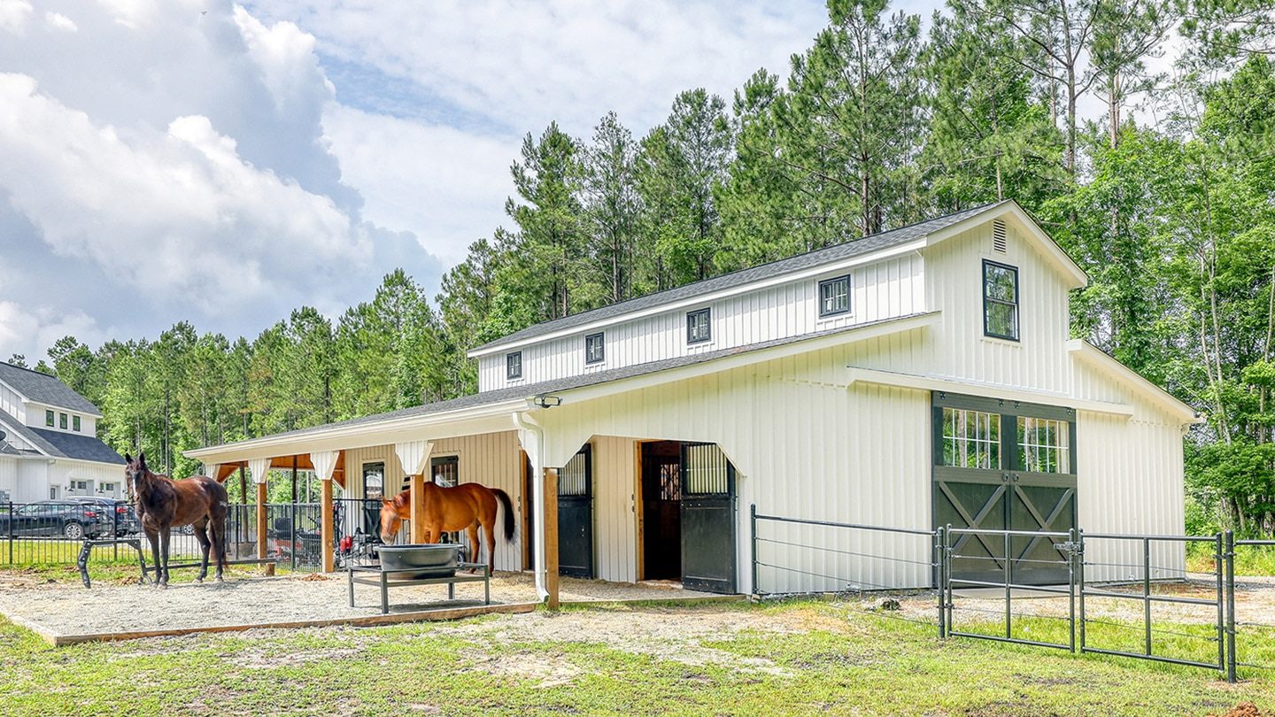 monitor barn